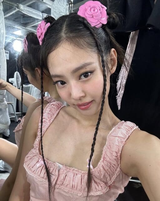 BLACKPINK Jennie踏入30歲！盤點她8個引領潮流的髮型，展現無限魅力與個性