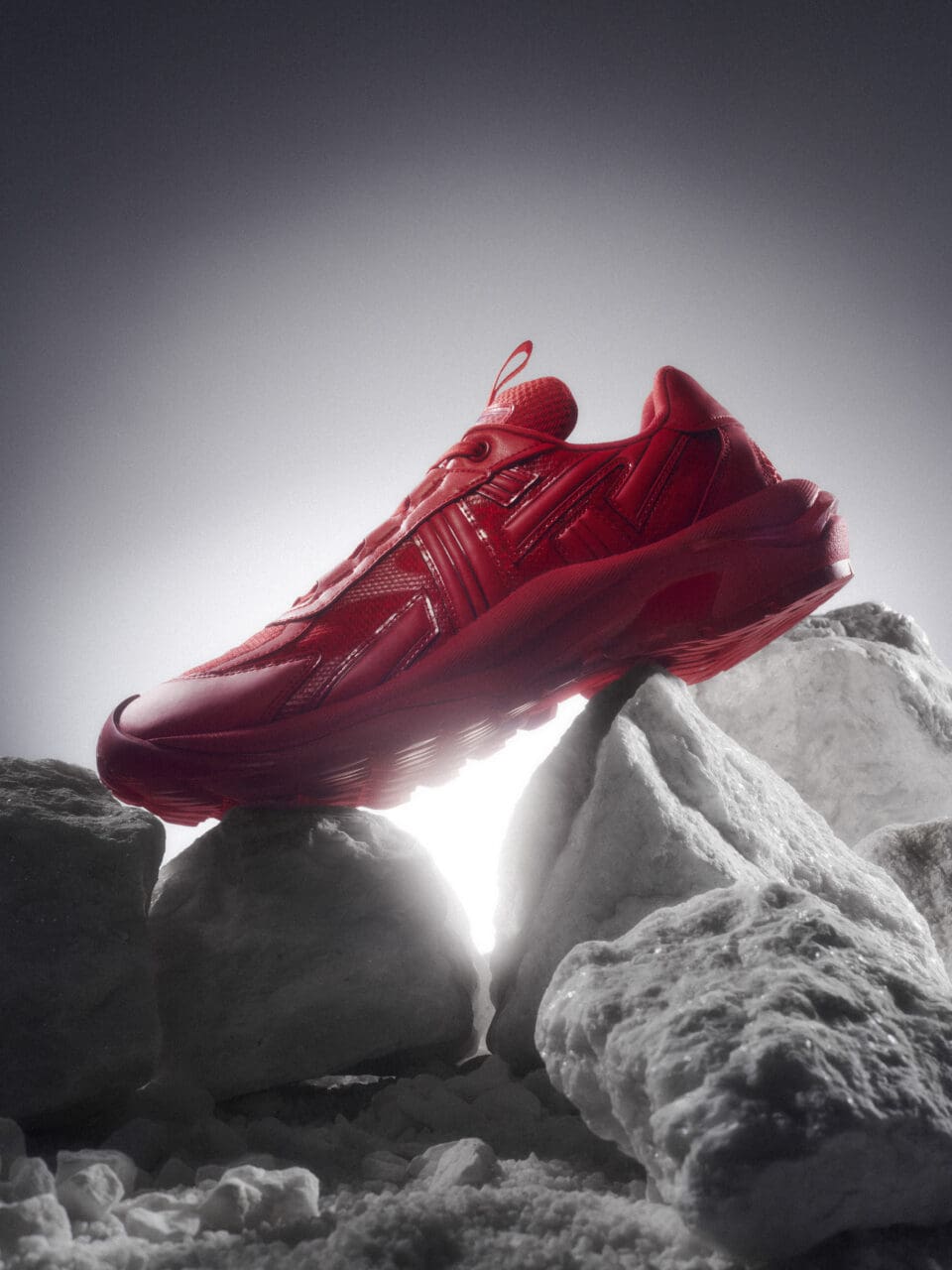 Onitsuka Tiger鬼塚虎推出全新ULTI RS™系列，勢成為新奢時尚標誌鞋款