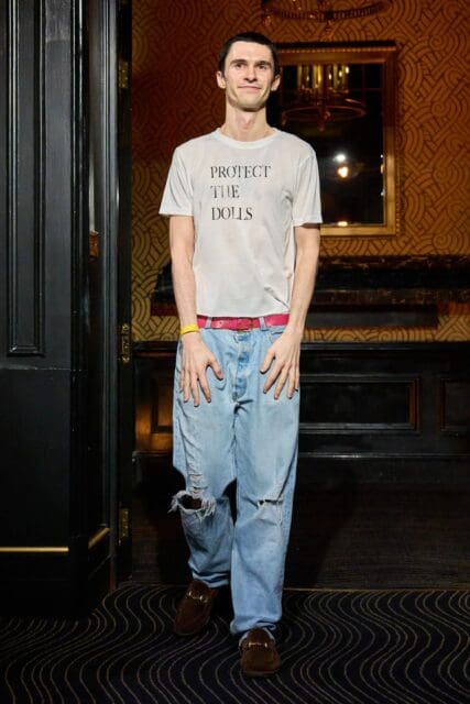 Troye Sivan、Rihanna、Pedro Pascal都搶着穿!Conner Ives這位最會「說話」的設計師為甚麼紅爆時尚圈?