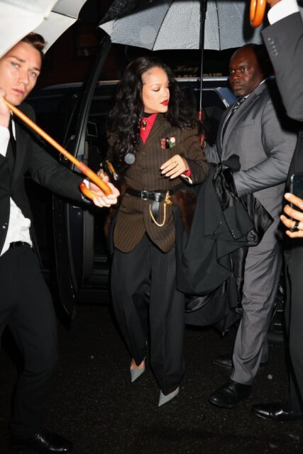Met Gala 2025|懷錶風潮回歸:復古不等於陳舊,Lisa、Kim Kardashian、Rihanna演繹Gentlewoman風格!