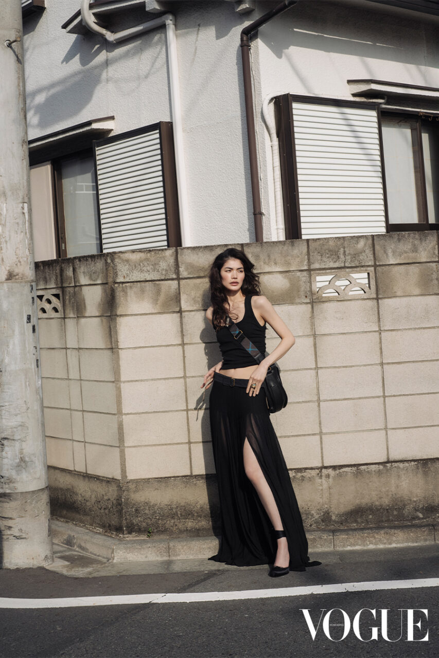 2025 春夏潮流趨勢：質感至上！貼身背心回歸，輕鬆打造極簡主義造型