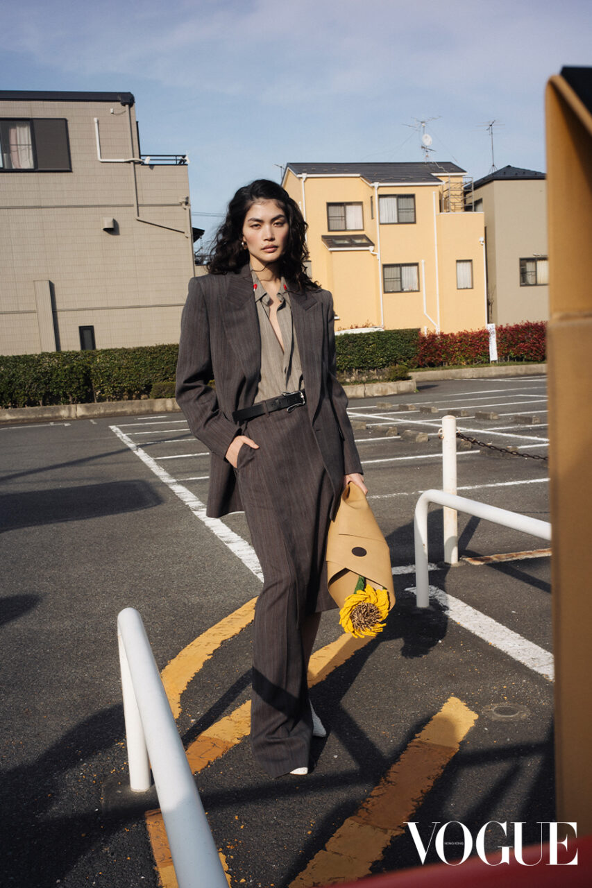 2025 春夏潮流趨勢：從Saint Laurent到Bottega Veneta，80年代西裝套裝為新季奠定基調！