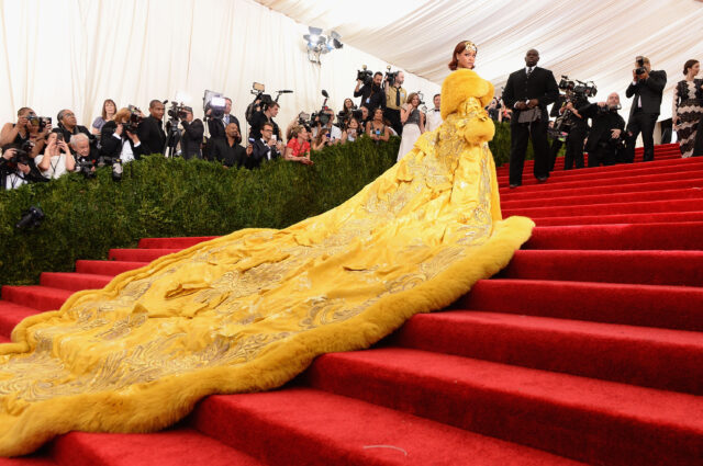 Met Gala 2026｜回顧紅地毯史紀錄：歷年最長裙擺的紀錄保持者是誰？
