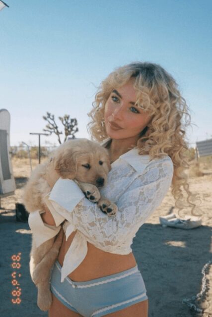 Sabrina Carpenter新專輯《Man’s Best Friend》封面引發爭議?無預警釋出新單曲〈Manchild〉⋯⋯