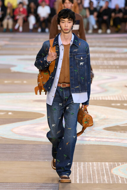 探索現代印度服飾美學,Louis Vuitton 玩轉「蛇與梯」的時尚遊戲|Spring / Summer 2026 Menswear