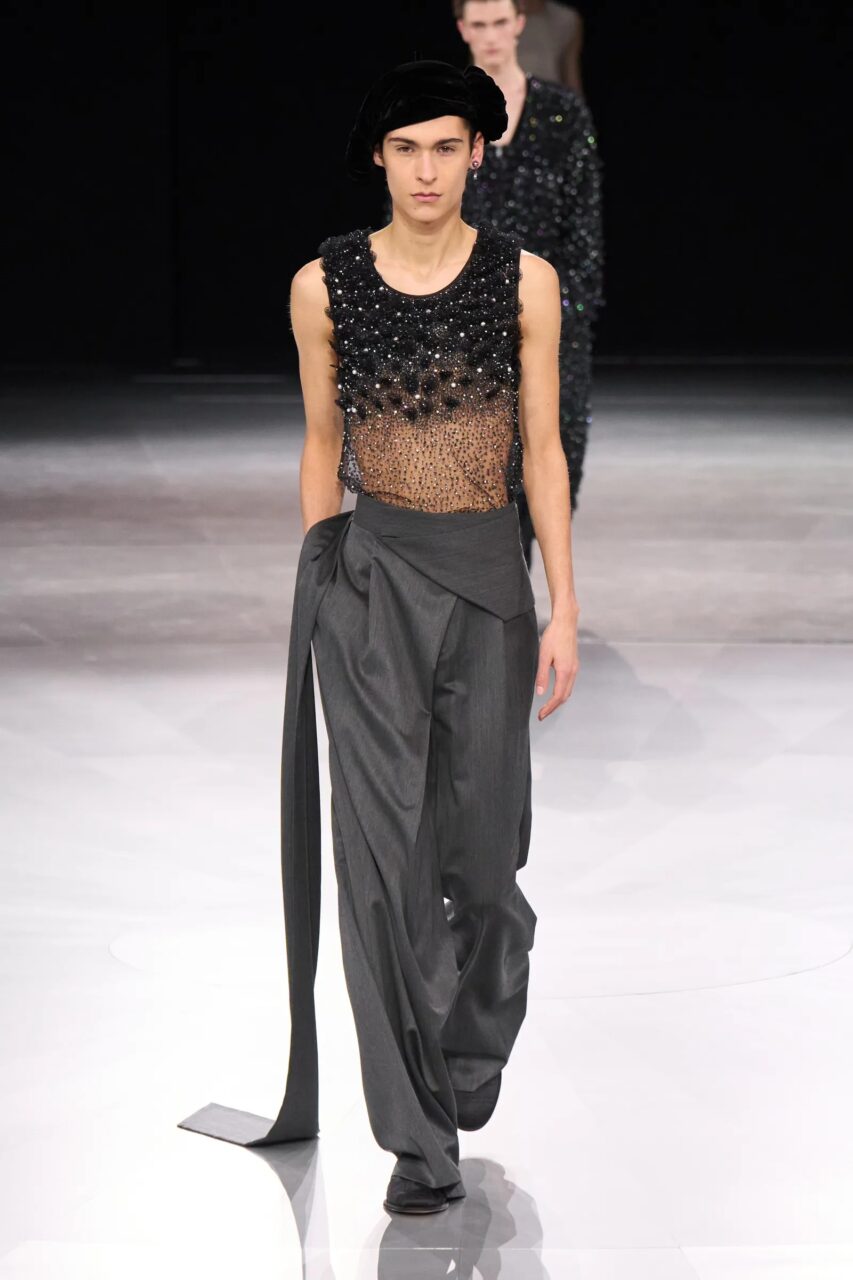 Dior 男裝歷史演進：從「Christian Dior Monsieur」到 Hedi Slimane 的革新，再到 Jonathan Anderson 即將開啟全新篇章