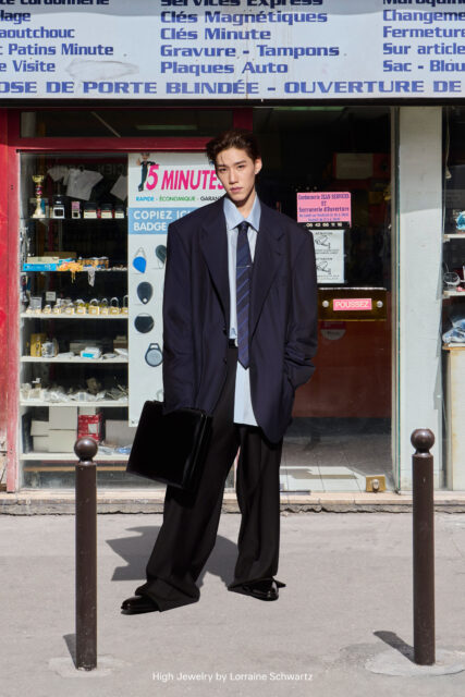 Demna為Balenciaga呈獻收官之作:「不可能完美的路上,我在極致追求完美」|Fall 2025 Couture