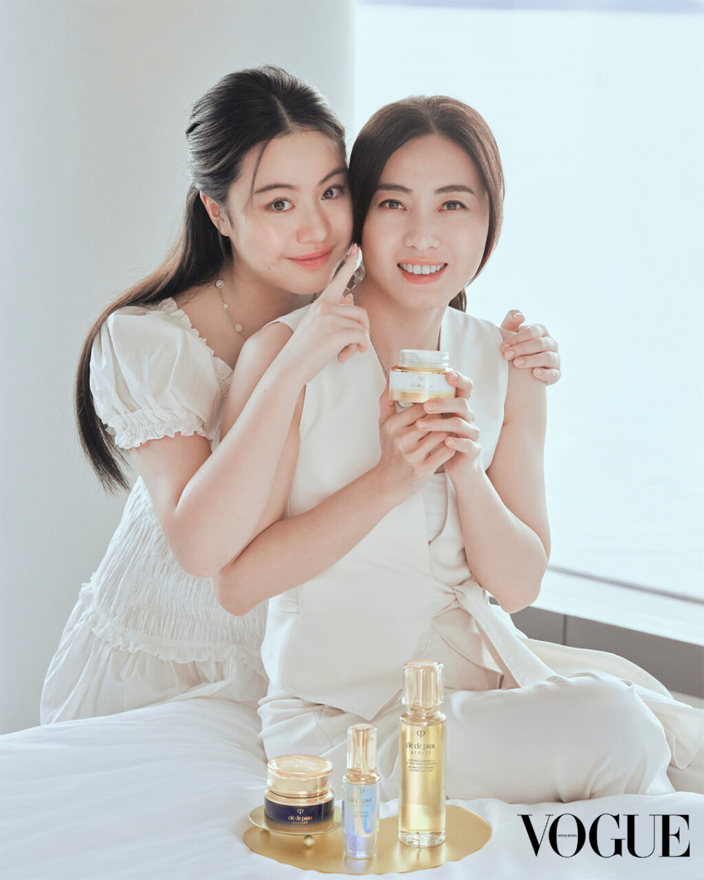 Kimbee甘比與女兒Josephine Lau分享愛分享光芒  跟Clé de Peau Beauté全新鉑鑽源亮細胞系列互相呼應  以高效修護三步曲 把光芒融入生活中