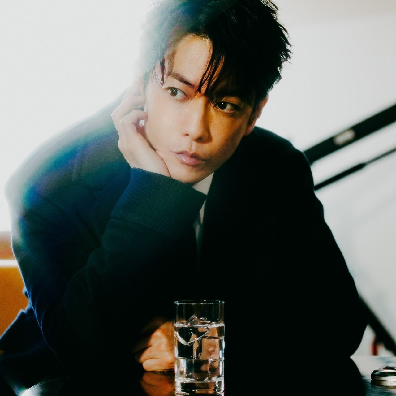 佐藤健於新劇《玻璃之心》、《和我的老公結婚吧》呈現不同面向！回顧日本國民男神的經典角色，你最喜歡哪個時期的他？