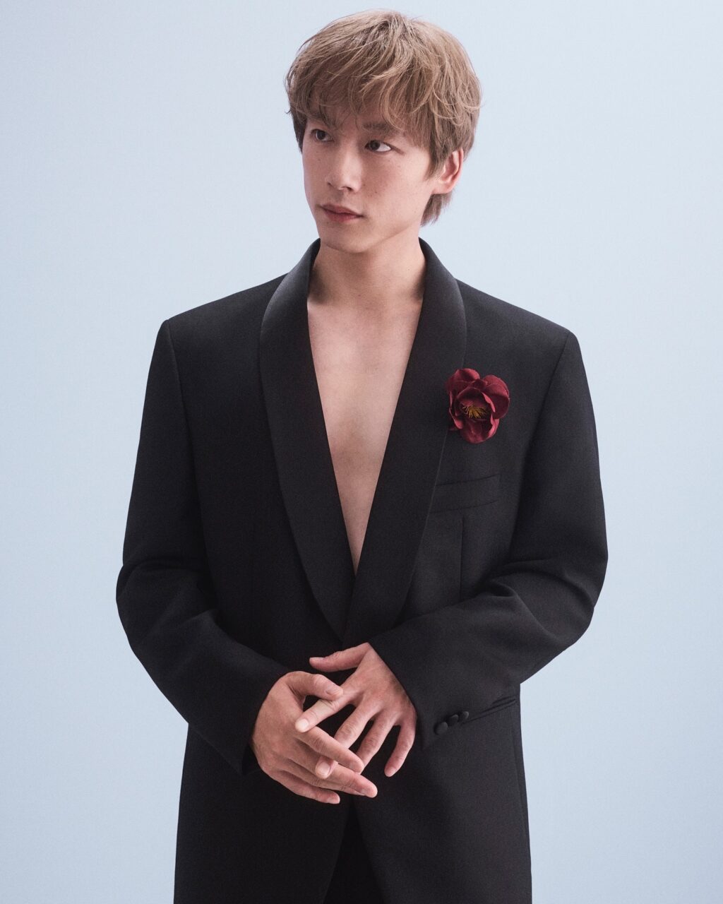 Lisa 與坂口健太郎於〈Dream〉微電影甜蜜相擁！一文了解這位日本鹽系男神的二三事