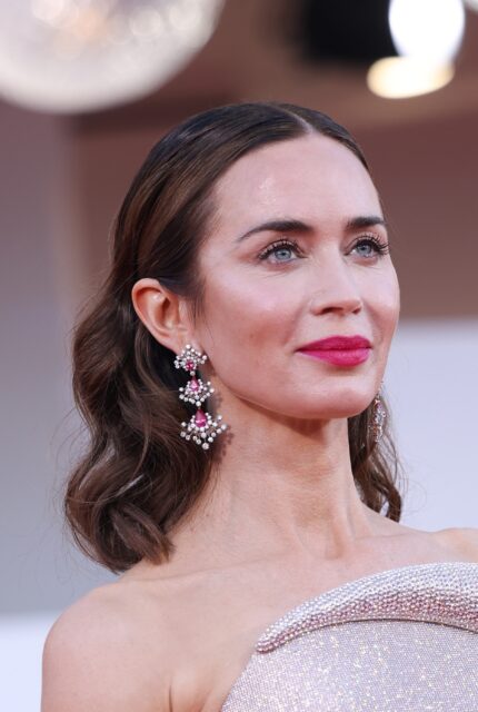 2025威尼斯影展|盤點紅星名人們的高級珠寶、腕錶造型:BVLGARI、Cartier、Tiffany & Co……