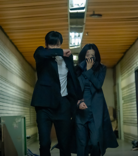 全智賢、姜棟元將於新劇《暴風圈》飾演間諜情侶?豪華陣容、刺激劇情引發期待!