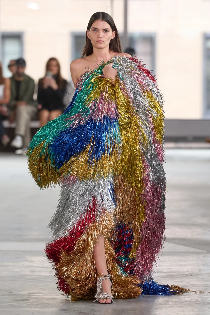 把模特兒變成啦啦球的設計！專訪 Area 新任創意總監 Nicholas Aburn：「我希望人們穿著我的設計時能盡情享樂。」