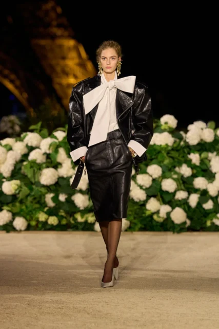 夜幕下的革命性宣言,Saint Laurent 以針線回應保守世代|Spring / Summer 2026