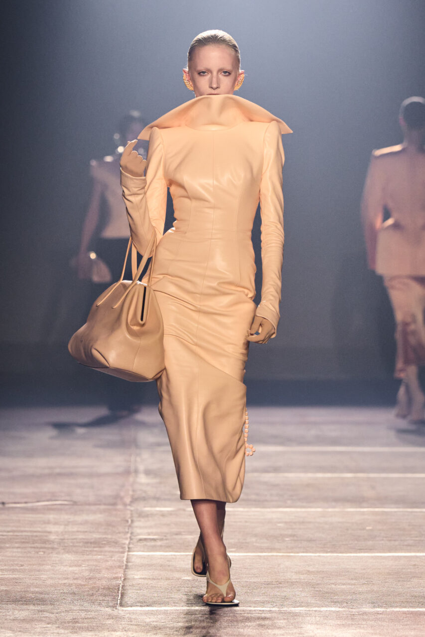 Miguel Castro Freitas重塑Mugler神話 以解構主義重組品牌基因｜Spring / Summer 2026