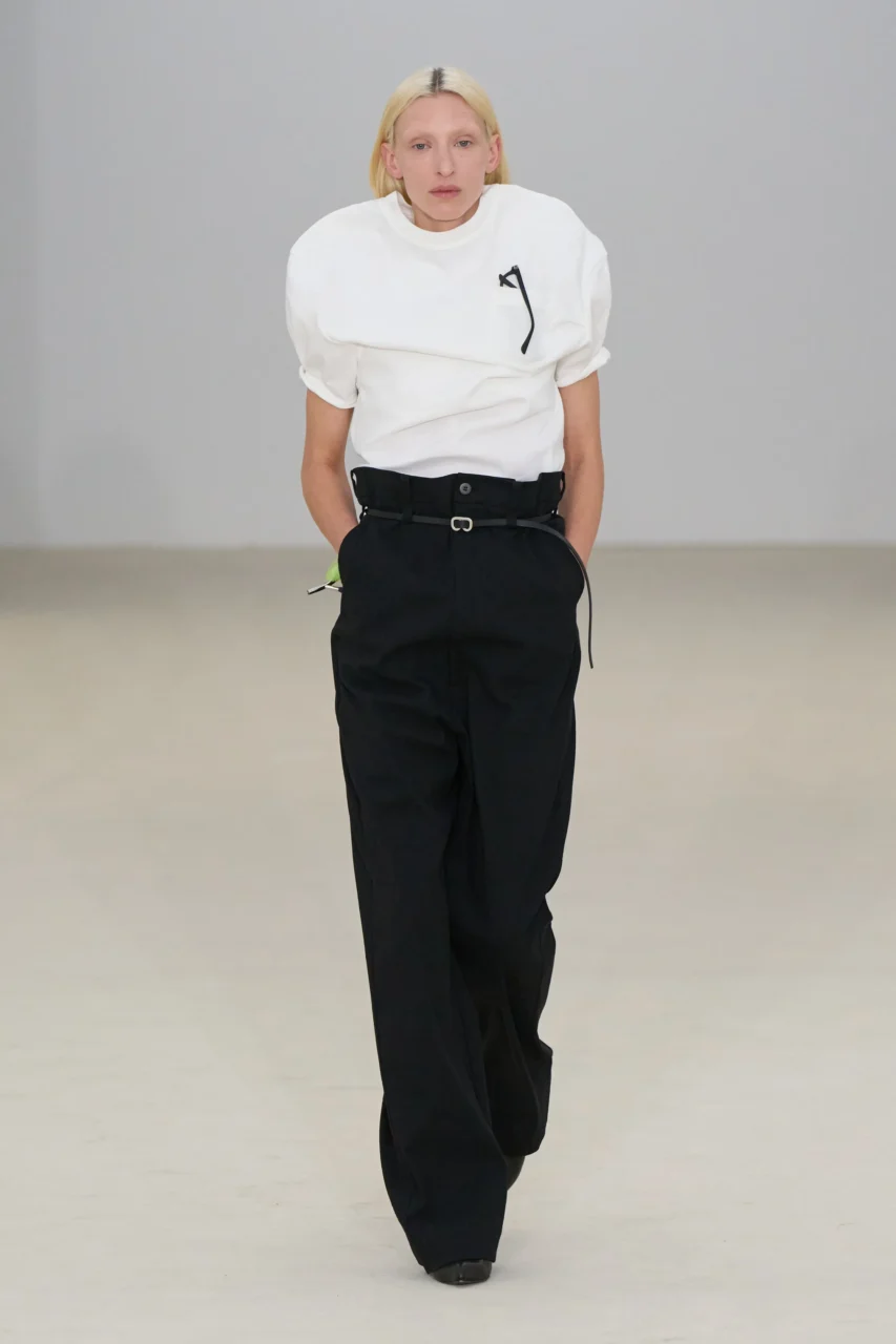 Issey Miyake 的反叛宣言：當布料掙脫人體束縛｜Spring / Summer 2026