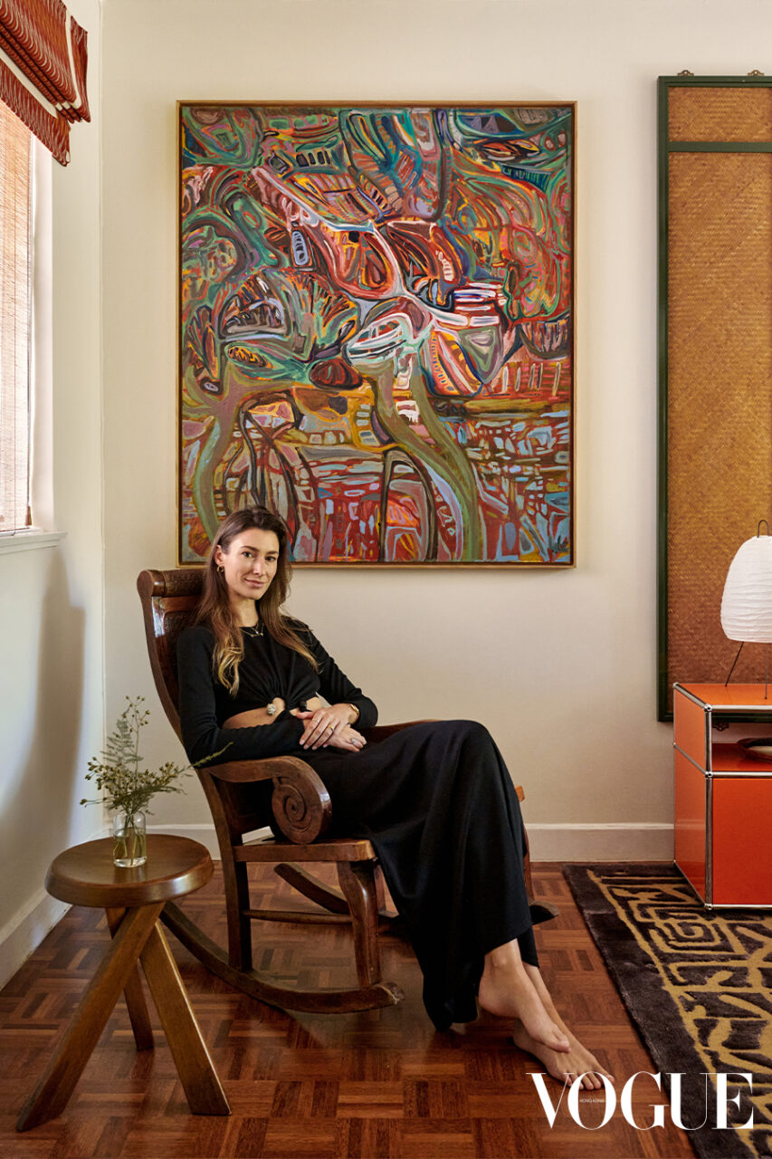 走進香港室內設計師 Ella Bridgland 的家，透過大膽創意與細膩巧思改造的老公寓