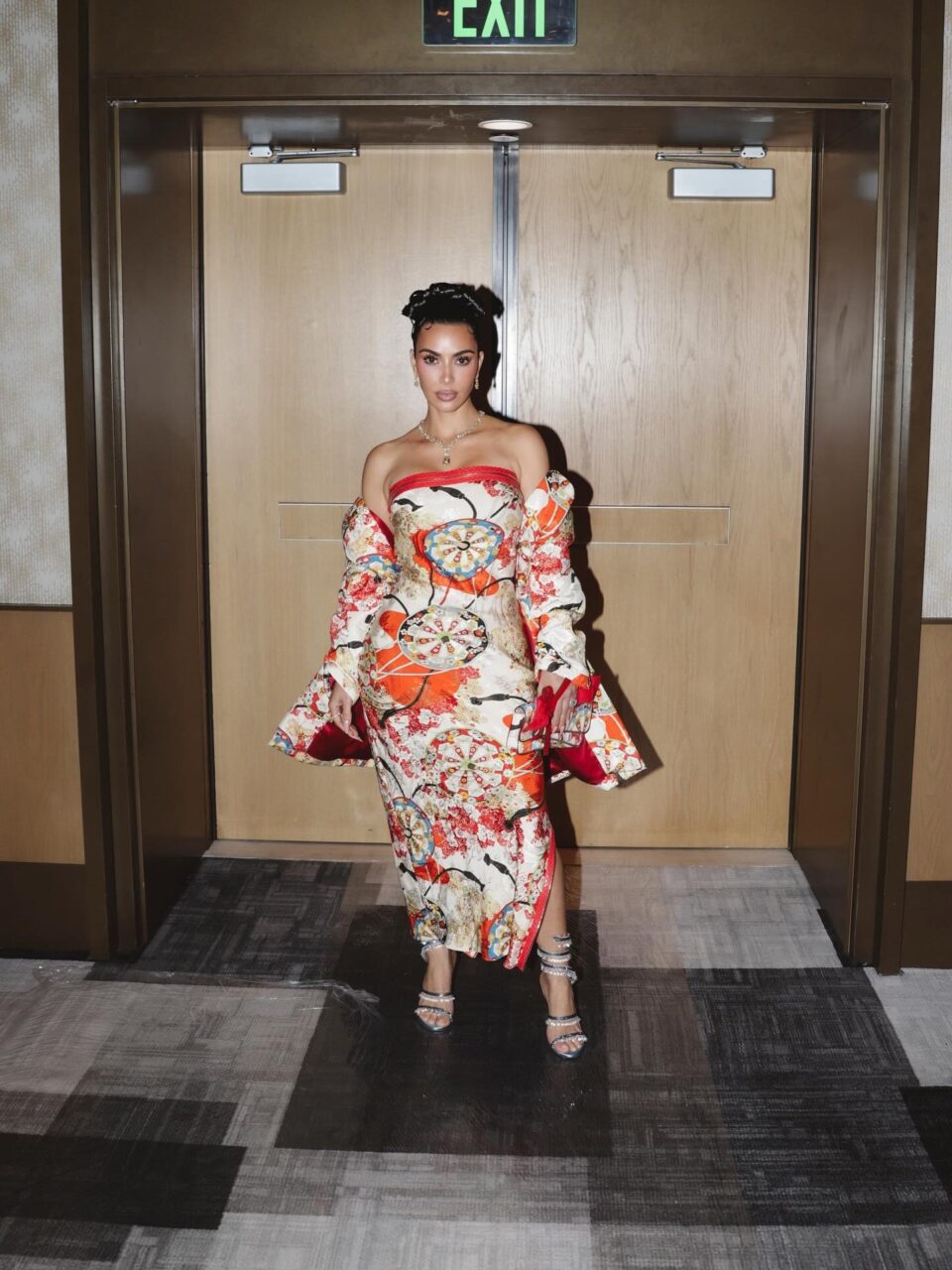 從Balenciaga品牌大使到《All’s Fair》的Power Dressing風格，解析話題女王Kim Kardashian的造型進化史