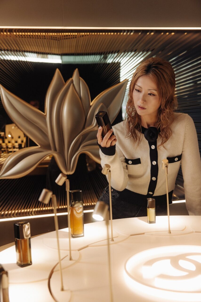 徐濠縈與CHANEL SUBLIMAGE重新審視完美意義:「美麗,就從你決定展現自我的那一刻開始。」