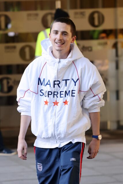 Timothée Chalamet如何用Marty Supreme美學顛覆時尚界？