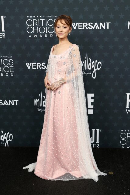 盤點第31屆影評人之選頒獎禮紅地毯最佳造型:Ariana Grande、Jacob Elordi、Elle Fanning···