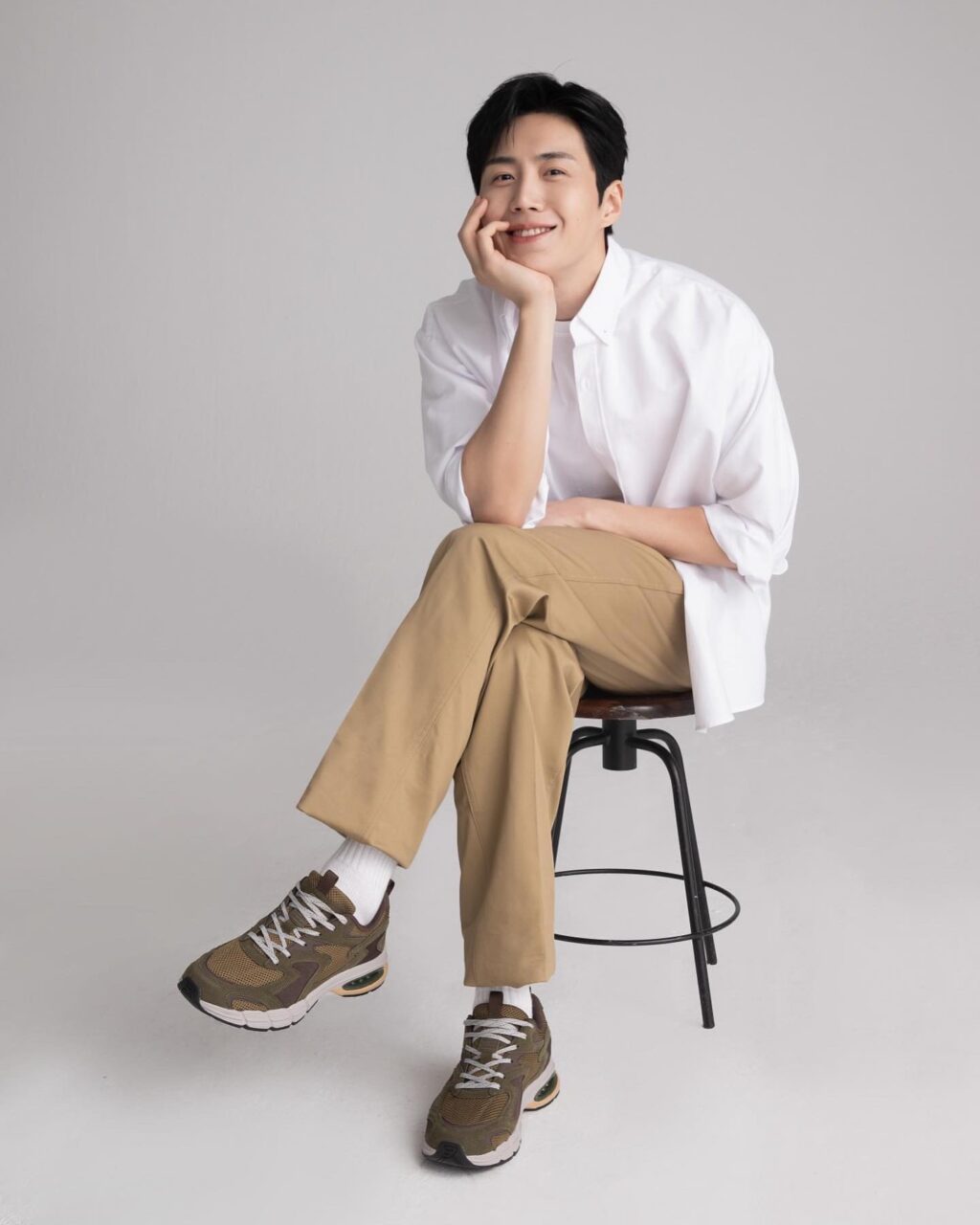 關於《愛情怎麼翻譯？》温柔男孩金宣虎的二三事！曾患有注視恐懼症、以舞台劇出道、奪得多項獎項