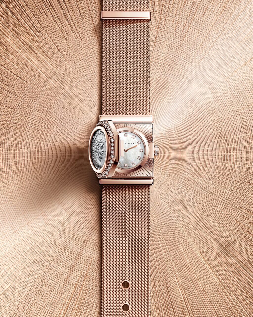 LVMH WATCH WEEK 2026｜BVLGARI Monete系列首次用上柔韌米蘭錶帶，Tubogas Manchette珠寶腕錶的煥新演繹