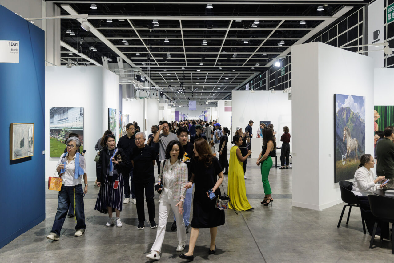 Art Basel Hong Kong 2026｜光影之間，對話之外——巴塞爾藝術展從公眾項目探索藝術邊界