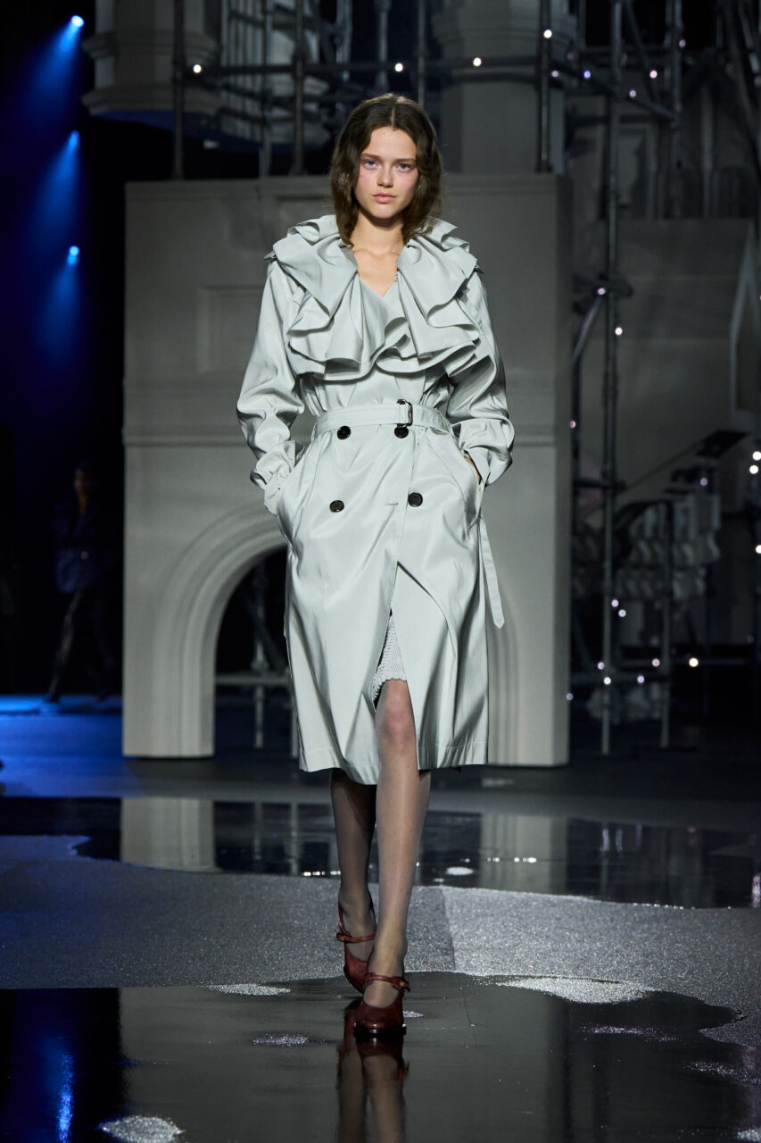 夜色為幕，倫敦為場：Burberry 回歸城市｜Fall / Winter 2026