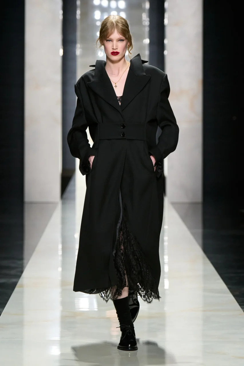 身份即奢華，從自我認同的角度出發，Dolce & Gabbana 詮釋性感的力量｜Fall / Winter 2026