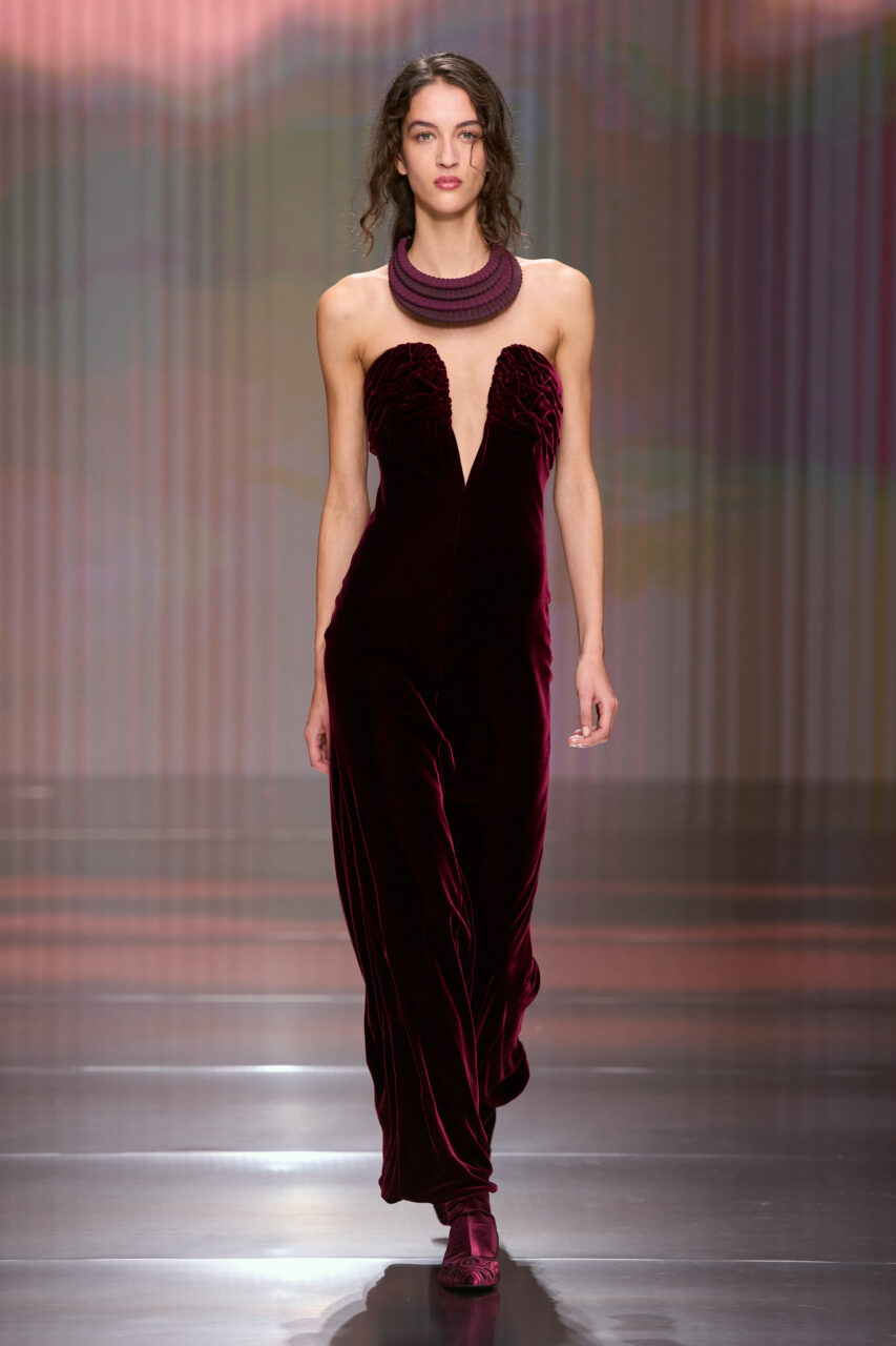 於不完美中臻於極致，Silvana Armani呈現於Giorgio Armani的首個女裝系列｜Fall / Winter 2026