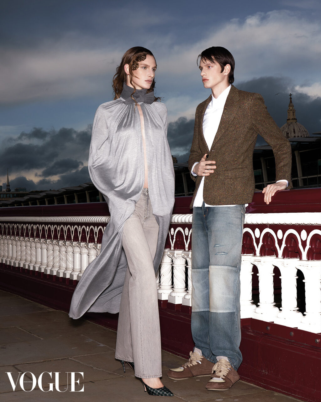 2026 春夏時尚趨勢：「高級灰」的質感逆襲！從Chloé到Jil Sander，低調中性色如何躍升為最耀眼焦點？