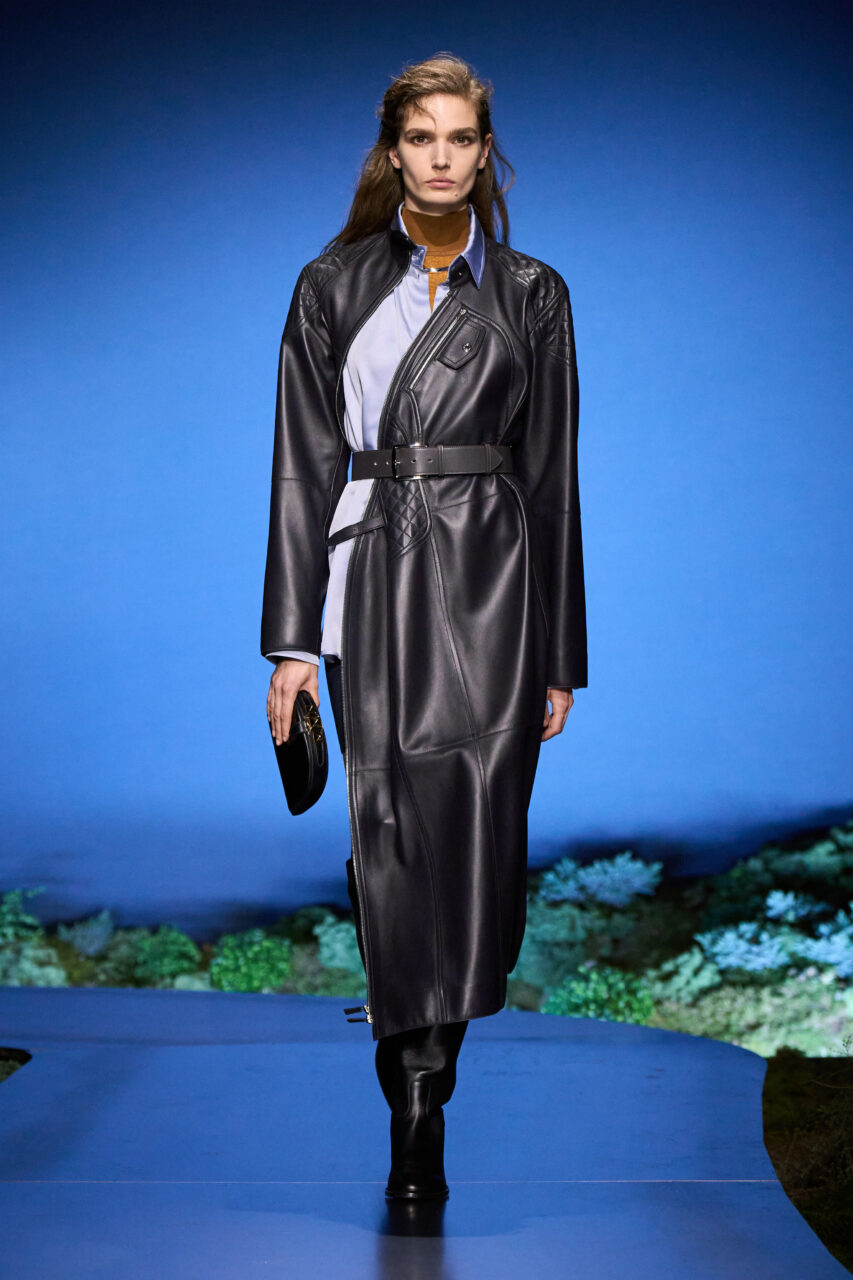 跟隨 Hermès，來一場光影交錯的暮色探險｜Fall / Winter 2026