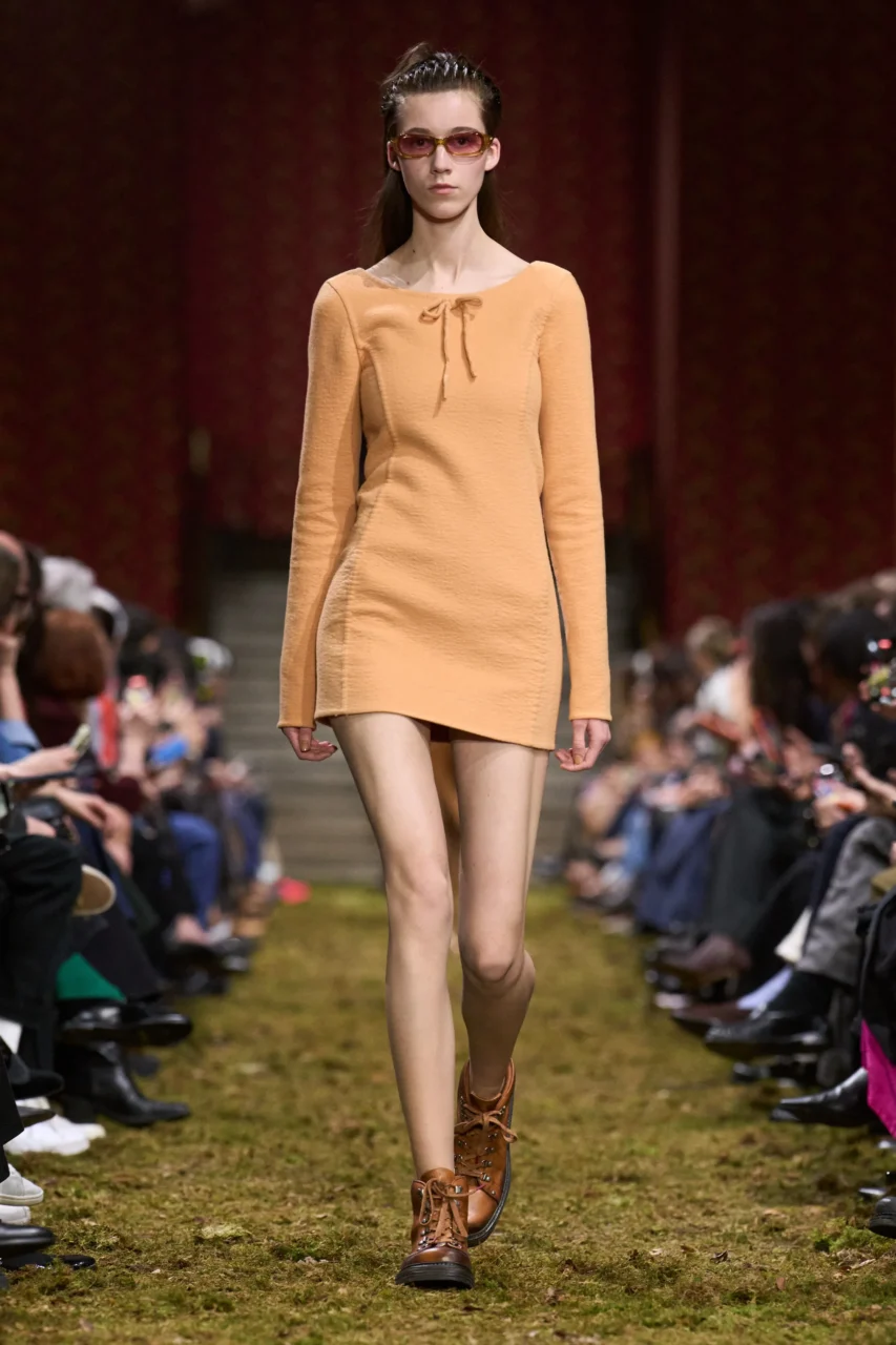 Miuccia Prada 以服裝擁抱身體，回歸真我本質｜Fall / Winter 2026