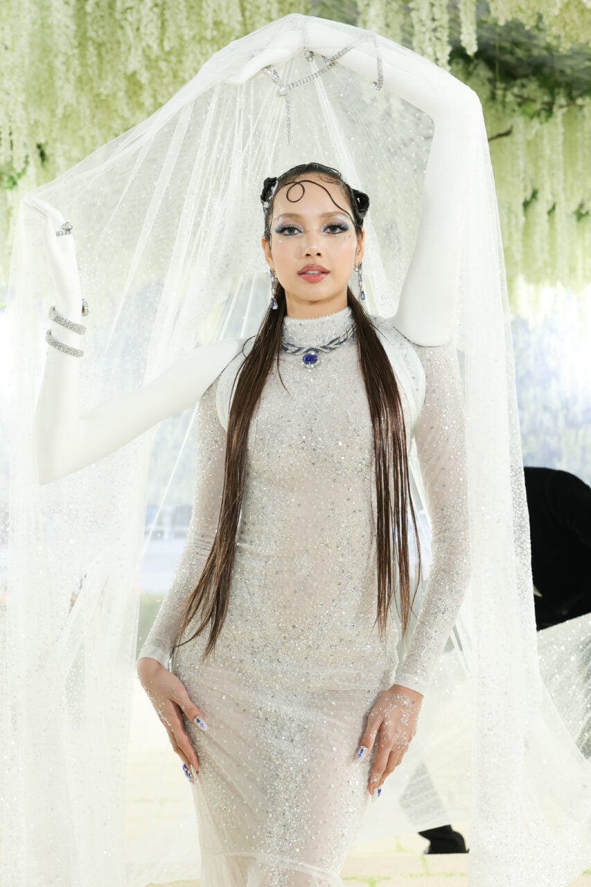 Lisa Attends Her Second Met Gala In Custom Robert Wun