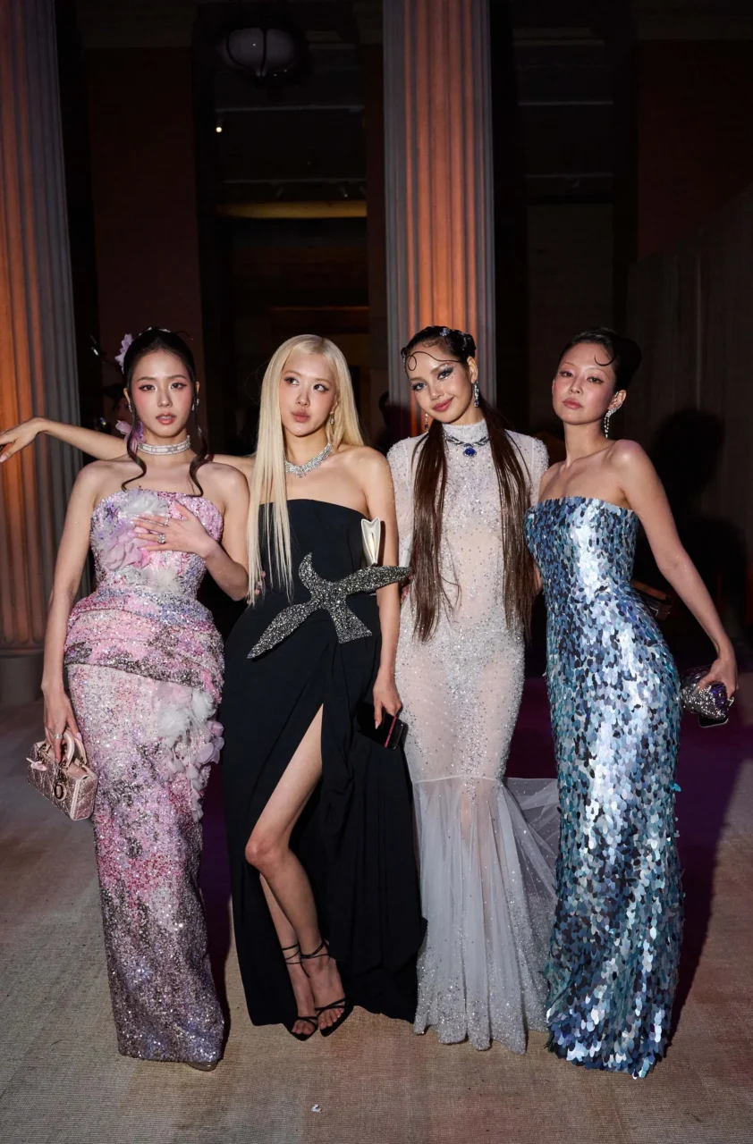 Met Gala 2026｜BLACKPINK 四人合體，誰最時尚？一文看盡 Jisoo、Lisa、Rosé 與 Jennie 的華麗時尚造型！