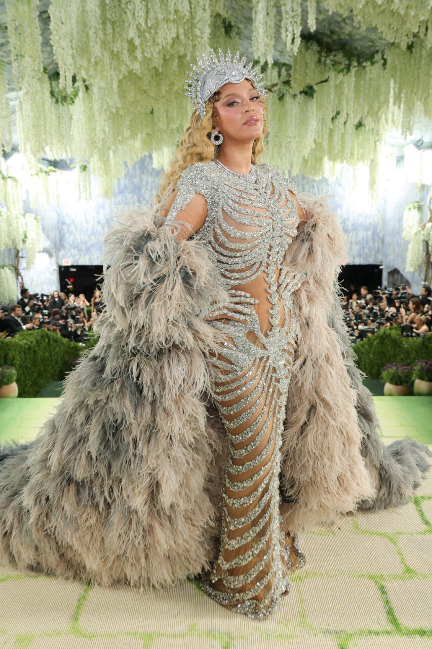 盤點 Met Gala 2026 紅地毯造型｜ BLACKPINK、Rihanna、Beyoncé 等眾星盛裝出席，還有 aespa 成員 Karina、NingNing 首次登場，探索時尚與藝術的邊界