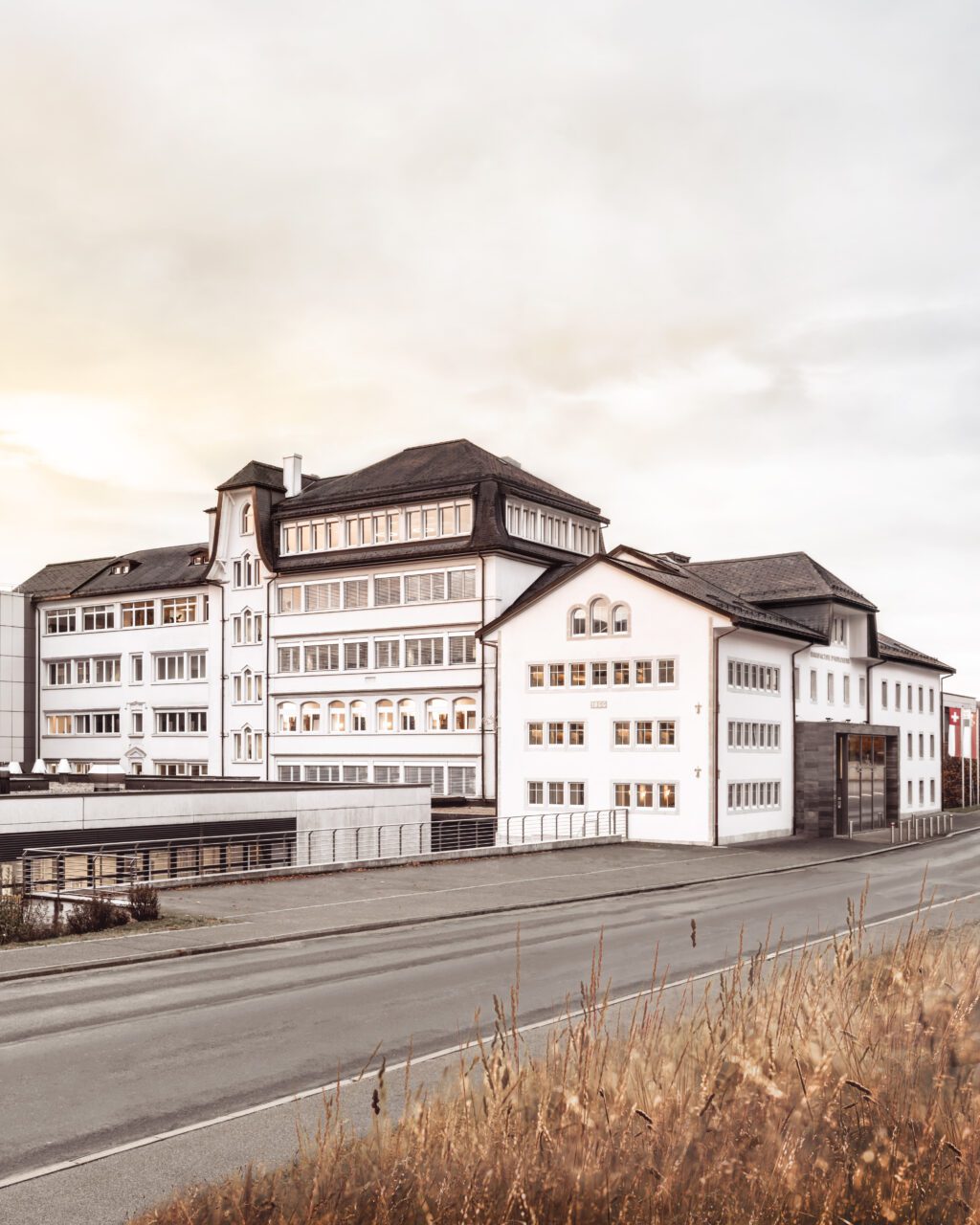 深入Jaeger-LeCoultre百年古建錶廠，穿越時空感受工藝大師的非凡製錶技藝