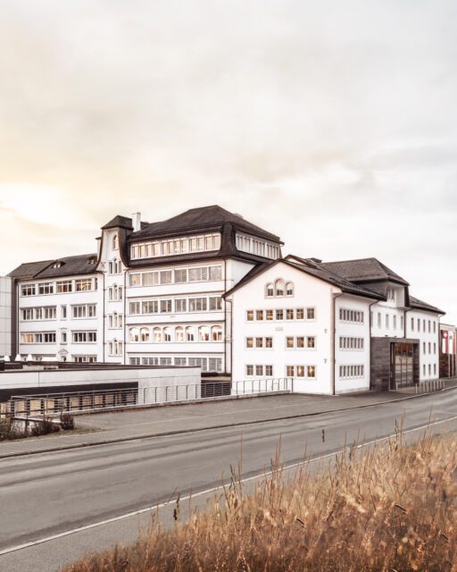 深入Jaeger-LeCoultre百年古建錶廠,穿越時空感受工藝大師的非凡製錶技藝
