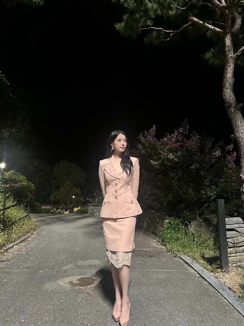 IU