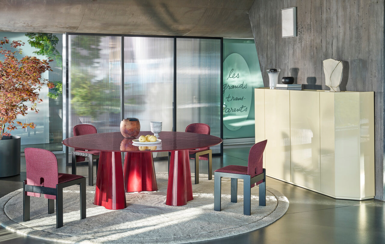 Ronan Bouroullec 與 Cassina 聯手打造 Treflo 桌，以極致工藝塑造雕塑級美學