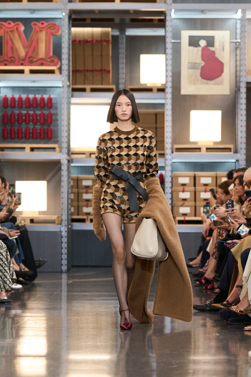 Max Mara 以「Kinetic Chic」寫下 75 周年的都會宣言｜Resort 2027