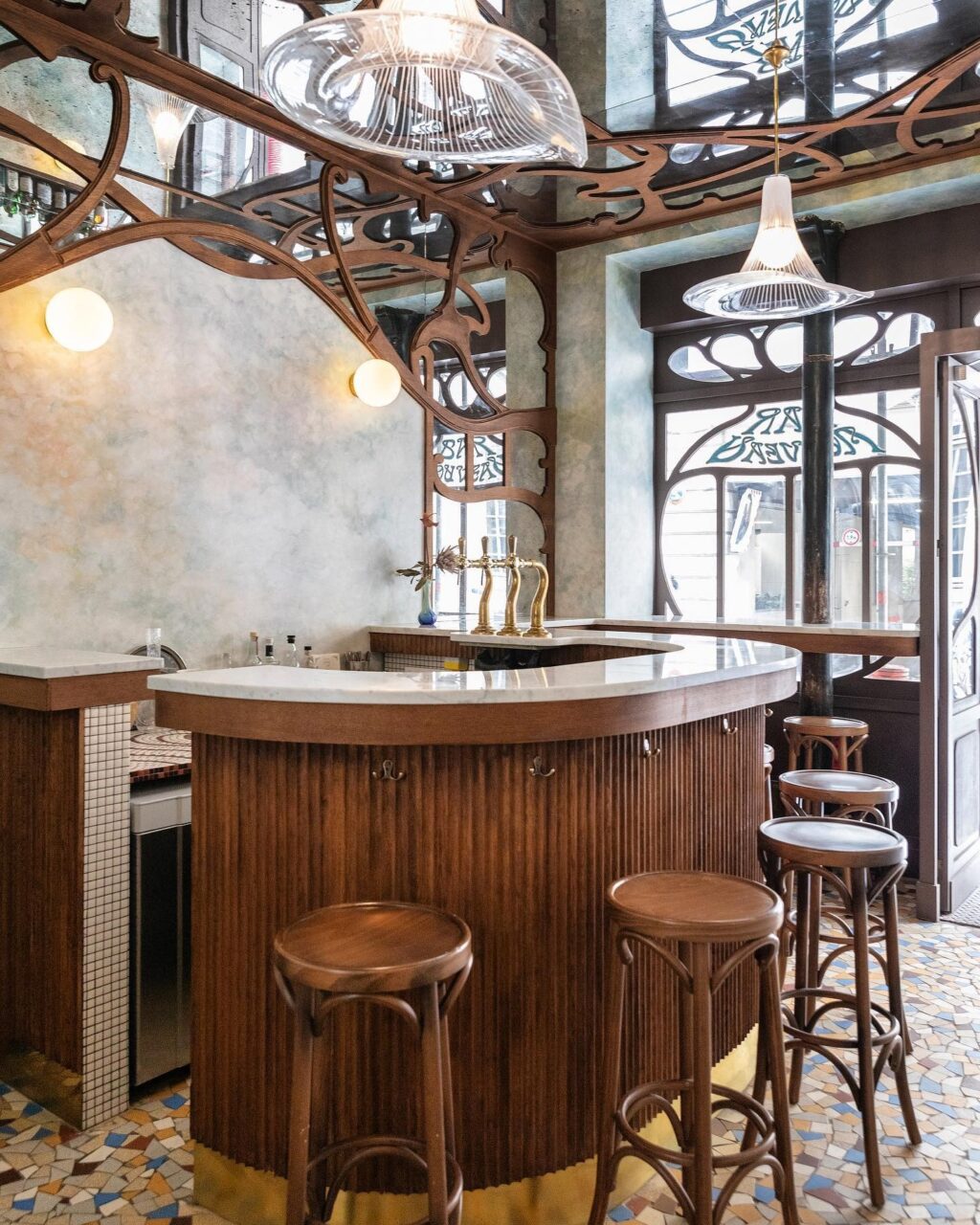 精選 2026年10 間巴黎必去小酒館 Bar à vin把秋冬浪漫之都的夜色微醺，喝得更有格調