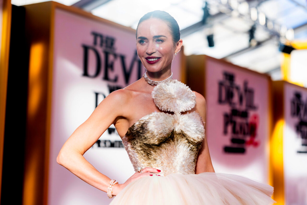 Emily Blunt 珠寶造型精選：由 Met Gala 2026 談起，一覽多個紅地毯經典造型及珠寶首飾！