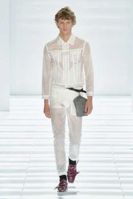 何謂「Clarity」?Prada 從日常構築全新男士衣櫥,Raf Simons 再解讀青年亞文化|Spring/Summer 2027 Menswear