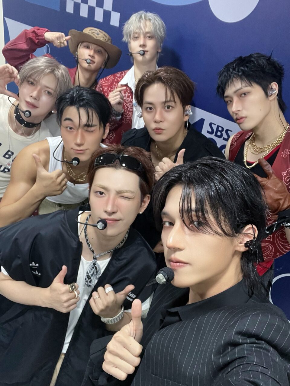 時尚圈新寵 ATEEZ 是誰?〈BAD〉「震胸舞」爆紅!一文認識 Billboard 200 冠軍、首登 Coachella 的「8人海盜男團」