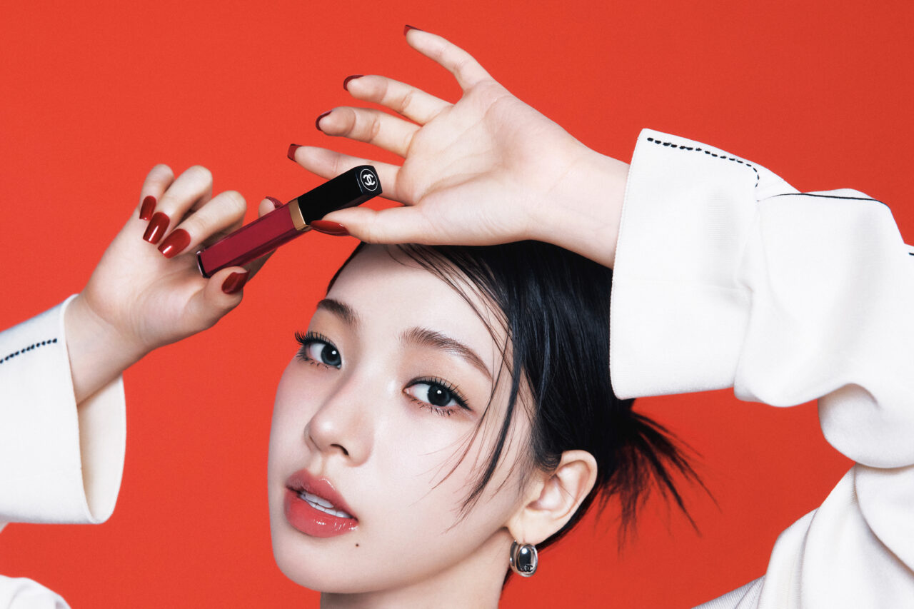 當Karina遇上CHANEL最新「ROUGE COCO HYDRA GLOSS 極致持久水潤唇彩」 打造出令人驚豔的夏日彩妝日記！