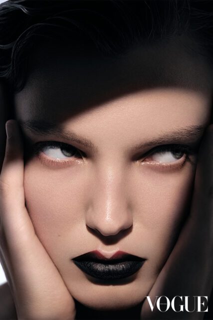 2026秋冬妝容趨勢|甚麼叫「牛血紅唇」(Oxblood Lip)?打造魅惑妝容的經典選擇