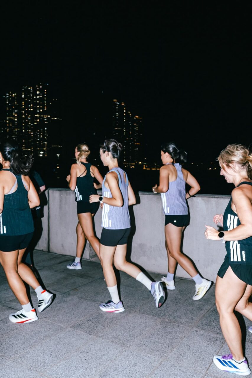#UrbanEncounters 專訪 She Runs Collective 共同創辦人 Amy George：「跑步只是媒介，真正的理念是讓女性聚在一起，自信地站穩腳步。」
