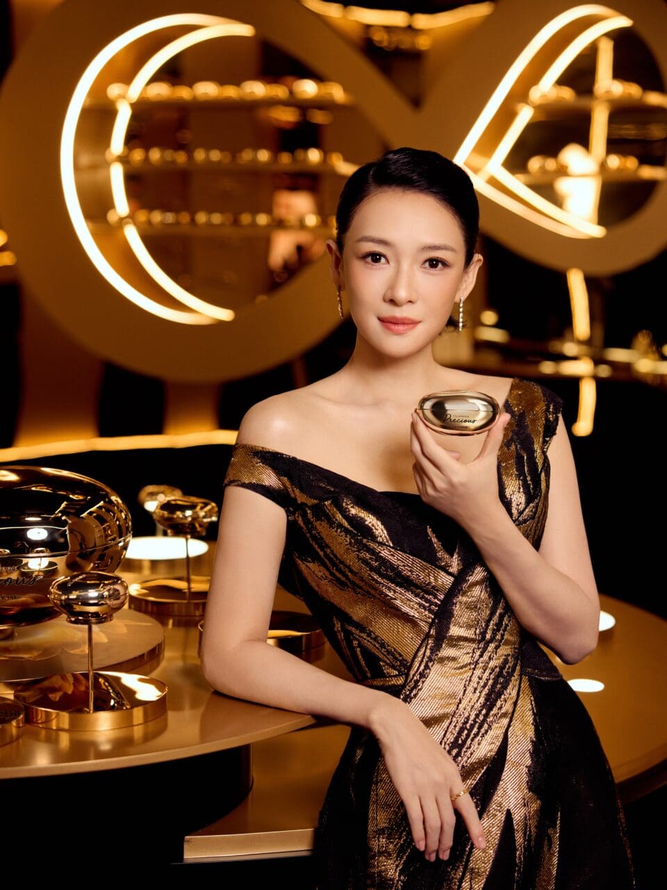 以歲月雕琢極致|CLARINS Precious 攜手全球代言人章子怡 以專注與匠心演繹「凝時」護膚美學
